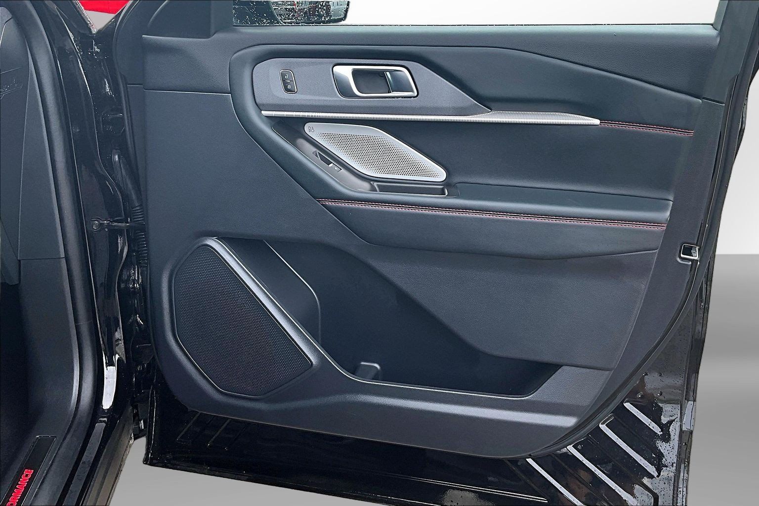 Used 2025 Ford Explorer ST RWD image 27