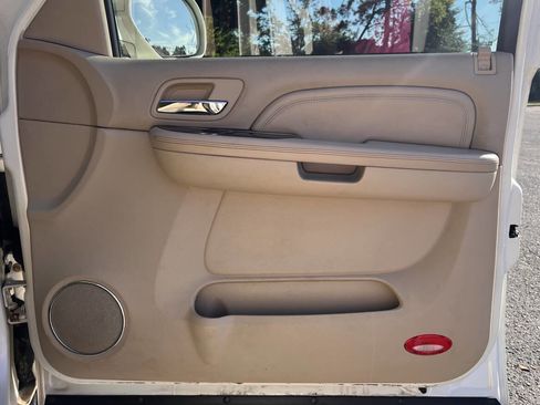 Used 2009 Cadillac Escalade ESV 2WD image 17