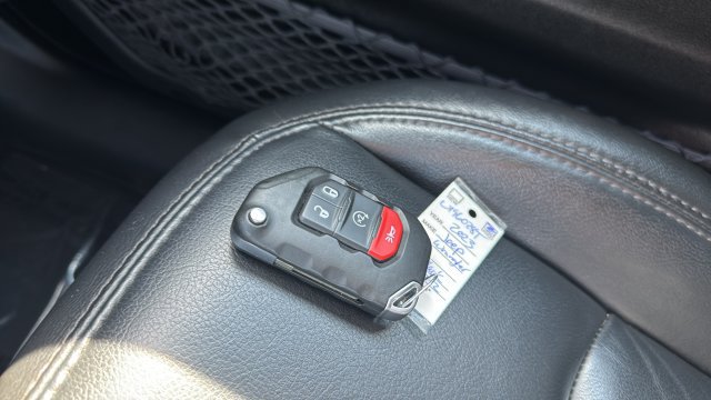 Used 2023 Jeep Wrangler Unlimited Sahara AWD/4WD image 33