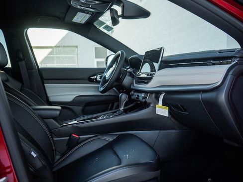 New 2026 Jeep Compass Limited image 10