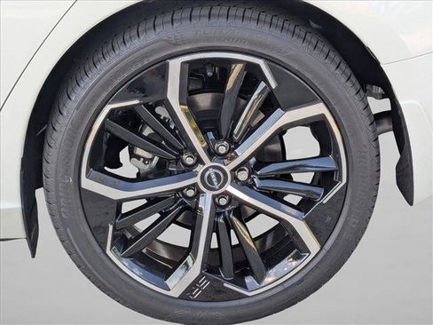 New 2025 Nissan Altima 2.5 SR w/ SR Premium Package FWD image 9