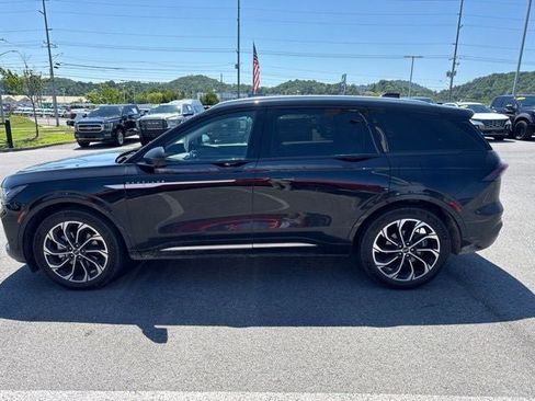 Used 2024 Lincoln Nautilus Reserve w/ Equipment Group 202A AWD/4WD image 10
