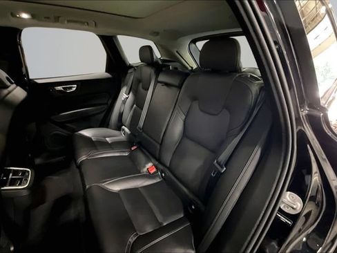 Certified 2025 Volvo XC60 B5 Ultra w/ Protection Package Premier AWD/4WD image 29