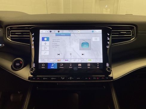 New 2025 Jeep Wagoneer 4WD w/ Premium Group I image 14