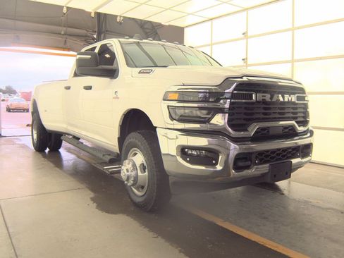 Used 2026 RAM 3500 Tradesman AWD/4WD image 5