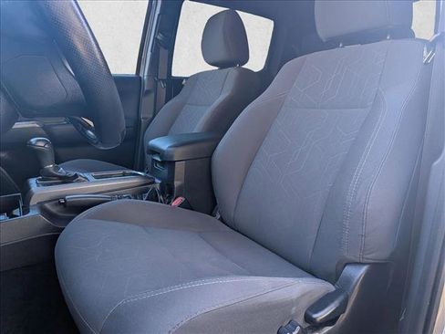 Used 2018 Toyota Tacoma TRD Sport image 16