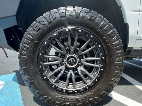 Used 2025 RAM 2500 Laramie AWD/4WD image 6
