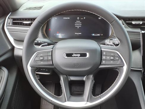 New 2025 Jeep Grand Cherokee Laredo X image 16