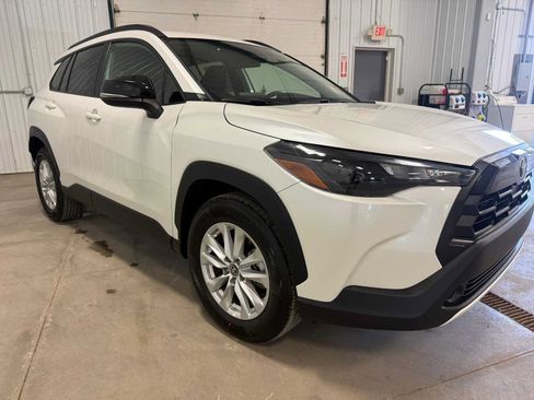 Certified 2026 Toyota Corolla Cross LE AWD/4WD image 10