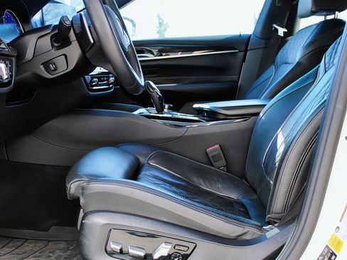 Used 2018 BMW 640i Gran Turismo xDrive w/ Luxury Seating Package image 6