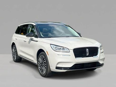 Used 2022 Lincoln Corsair Reserve w/ Equipment Group 201A AWD/4WD image 2