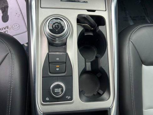 Used 2023 Ford Explorer XLT w/ Equipment Group 202A image 34