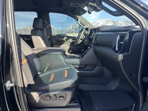 Used 2024 GMC Sierra 3500 AT4 w/ AT4 Premium Plus Package image 17