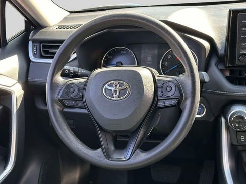 Used 2021 Toyota RAV4 XLE AWD/4WD image 18