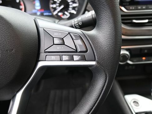 Used 2025 Nissan Altima 2.5 SV image 28