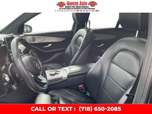 Used 2019 Mercedes-Benz GLC 300 4MATIC w/ Premium Package image 10