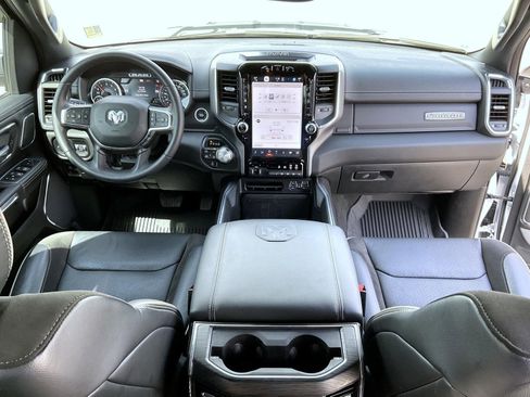 Used 2024 RAM 1500 Laramie image 12