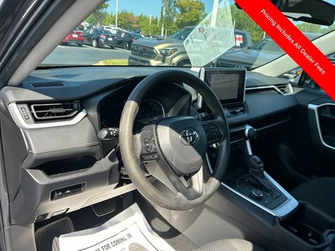Used 2024 Toyota RAV4 LE AWD/4WD image 3