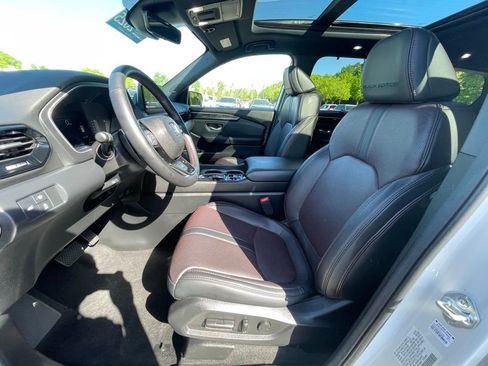 Certified 2025 Honda Pilot Black Edition image 29