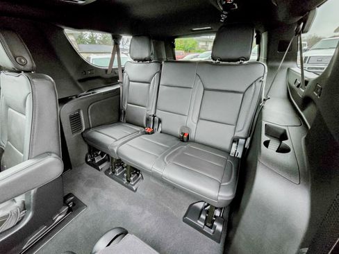 Used 2025 GMC Yukon XL Denali w/ Sun & Power Step Package image 36