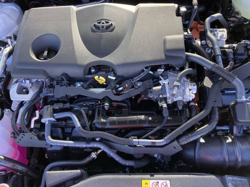 Used 2026 Toyota Camry SE image 18