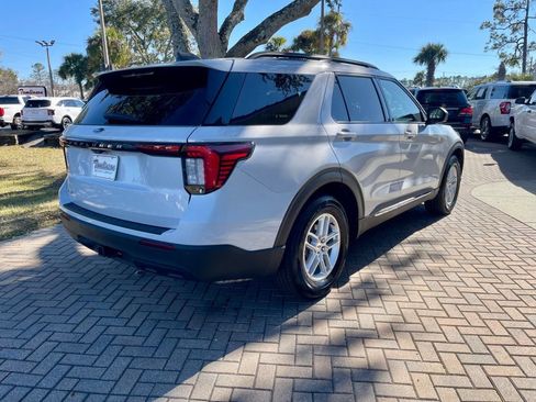 Used 2025 Ford Explorer Active image 6