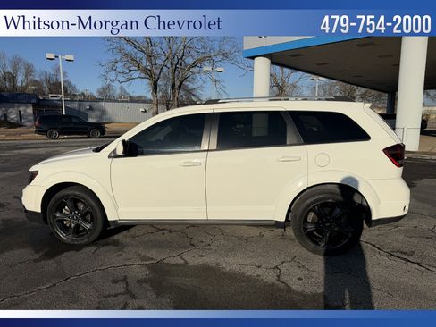Used 2018 Dodge Journey Crossroad w/ Nav & Sun Group image 2