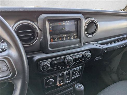 Used 2022 Jeep Wrangler Sport AWD/4WD image 12