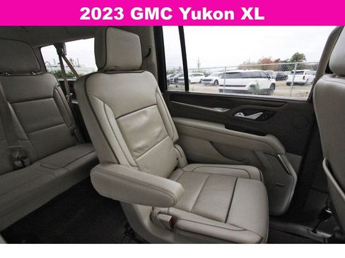 Used 2023 GMC Yukon XL Denali AWD/4WD image 12