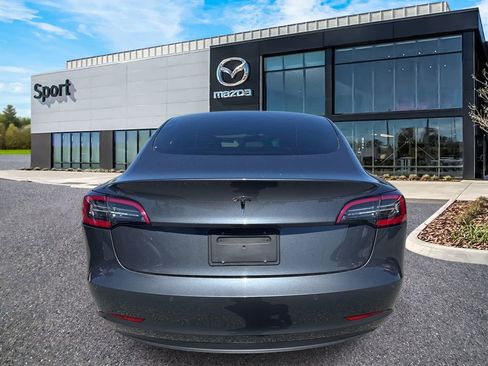 Used 2022 Tesla Model 3 image 4