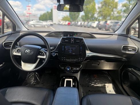 Used 2016 Toyota Prius Three Touring FWD image 18
