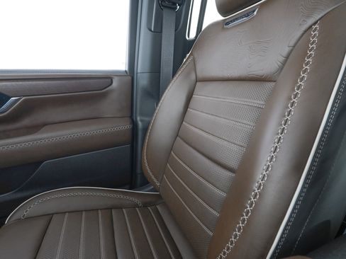 Used 2026 GMC Yukon Denali Ultimate AWD/4WD image 31