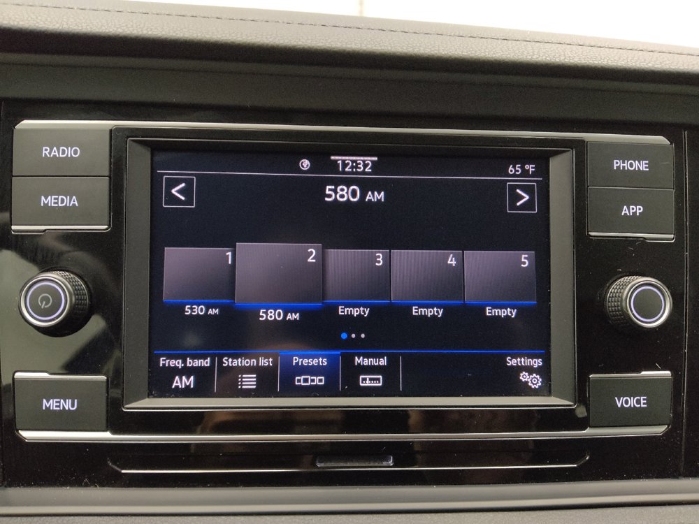 Used 2024 Volkswagen Jetta SE FWD image 25