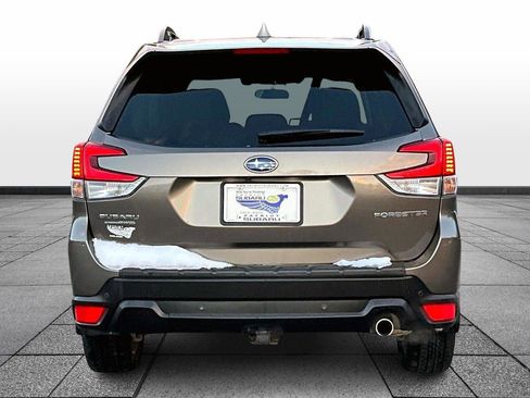 Used 2021 Subaru Forester Limited image 4