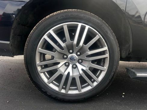 Used 2022 Ford Expedition Max Limited image 9