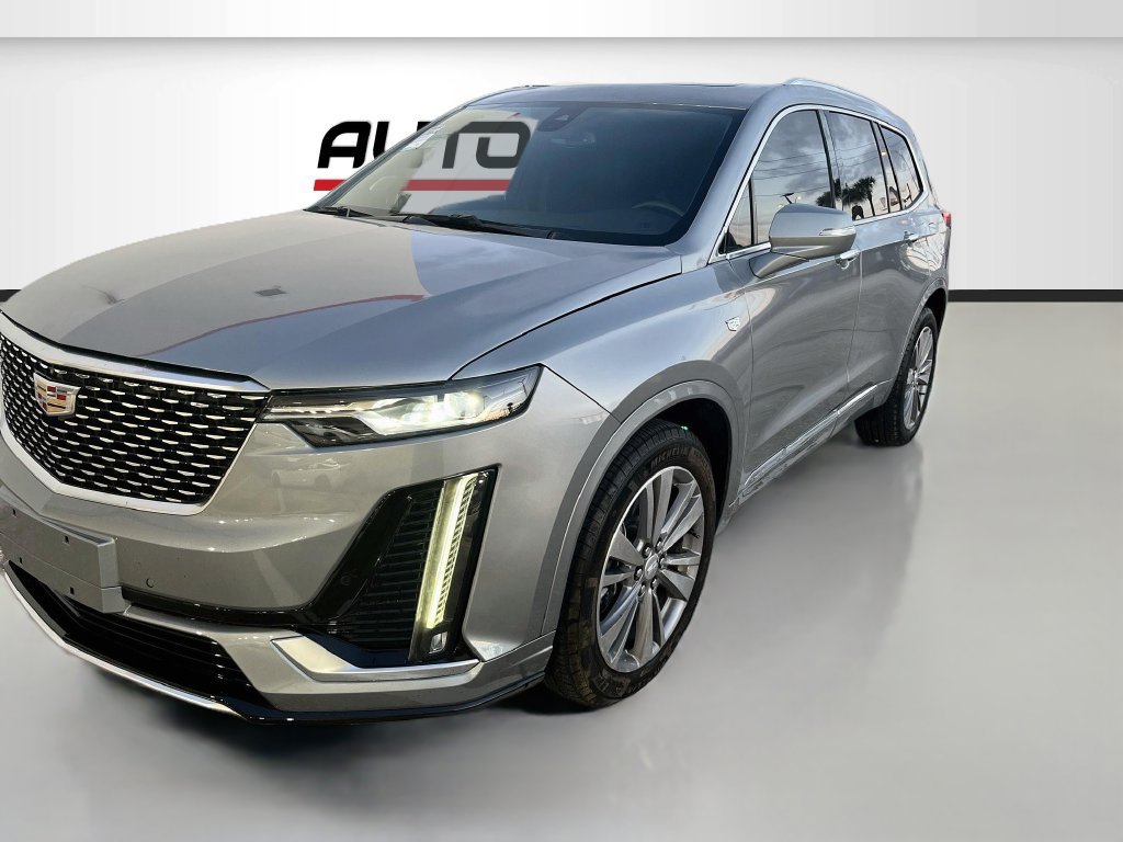 Used 2025 Cadillac XT6 Premium Luxury AWD/4WD image 3