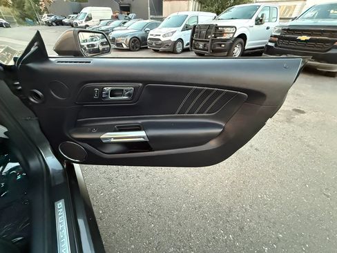 Used 2016 Ford Mustang GT Premium w/ Equipment Group 401A RWD image 20
