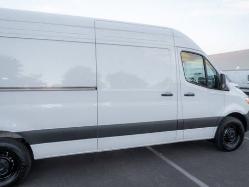New 2025 Mercedes-Benz Sprinter 2500 image 4