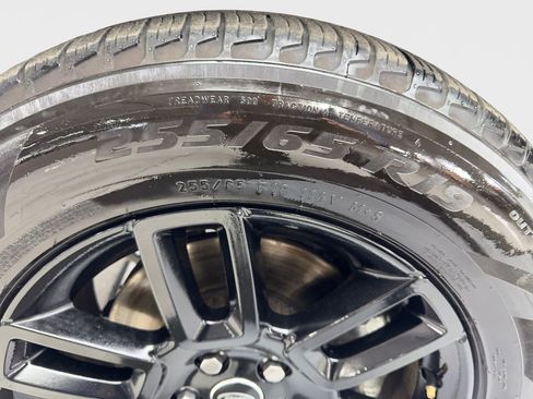 Used 2025 Land Rover Defender 110 S image 85