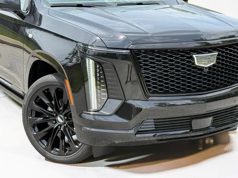 New 2026 Cadillac Escalade Platinum Sport w/ LPO, ONYX Package AWD/4WD image 6