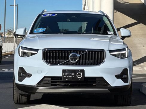 Certified 2025 Volvo XC40 B5 Plus image 8