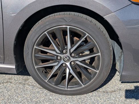 Used 2023 Toyota Camry SE image 9