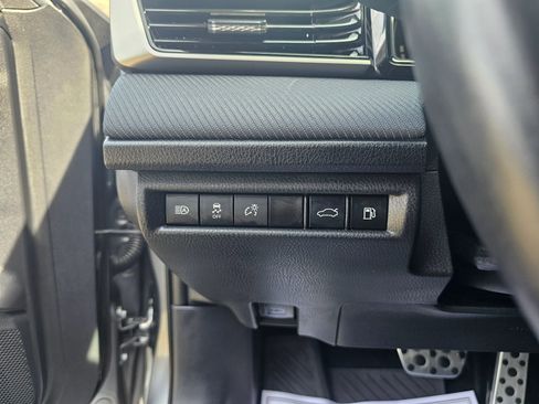 Used 2025 Toyota Camry SE w/ Convenience Package FWD image 32