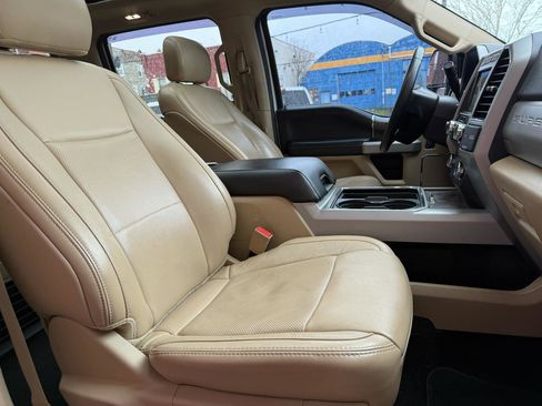 Used 2019 Ford F250 Lariat w/ Lariat Ultimate Package AWD/4WD image 26