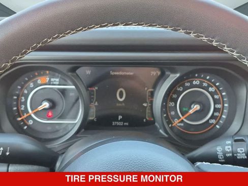 Used 2025 Jeep Wrangler Unlimited Rubicon AWD/4WD image 30