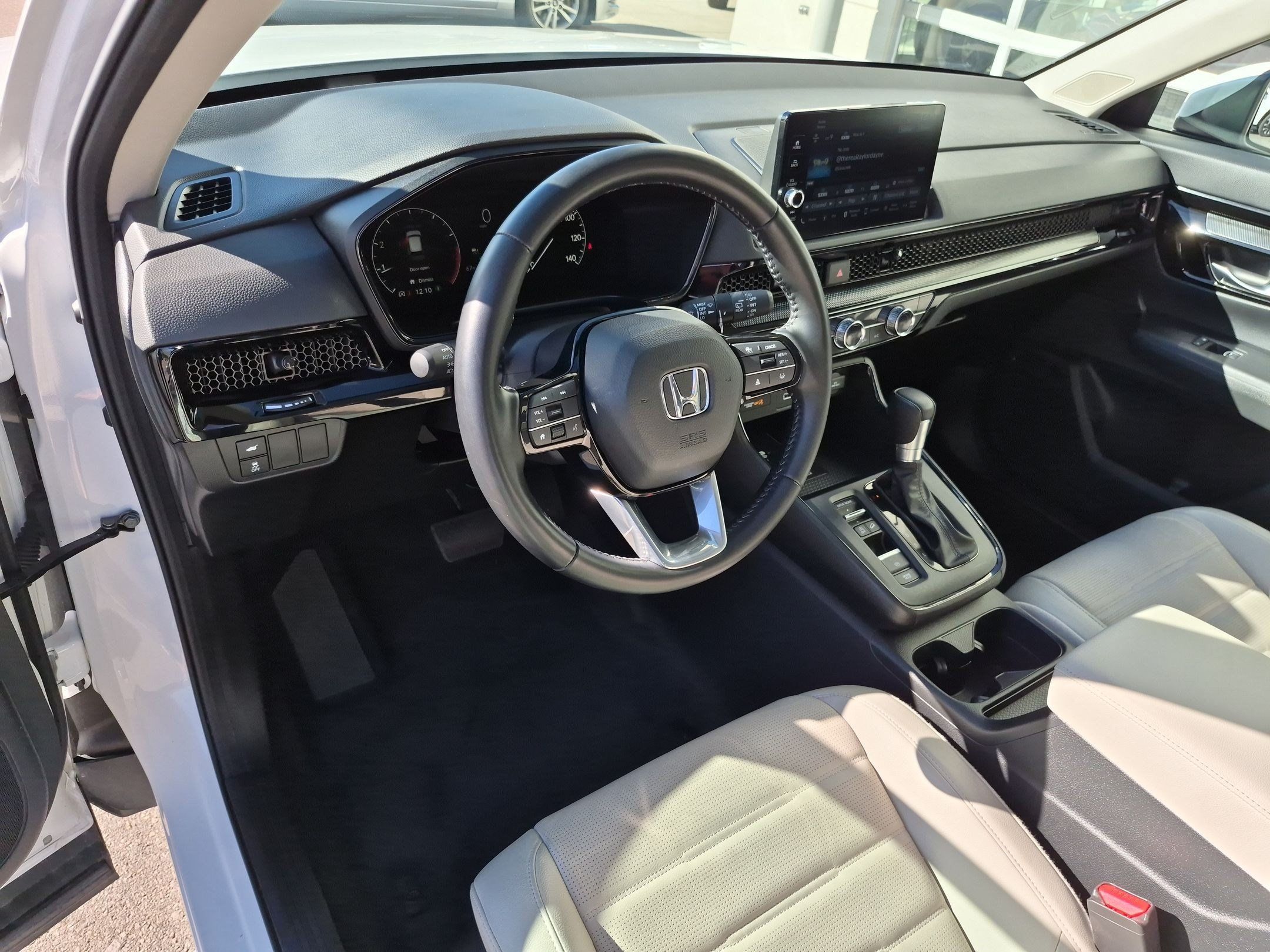 Used 2025 Honda CR-V EX-L image 16