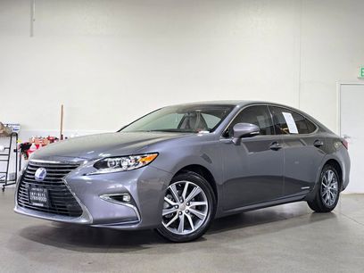 Used 2016 Lexus ES 300h w/ Luxury Package w/Wood Trim