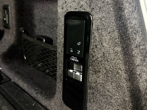 Used 2023 Land Rover Range Rover Sport SE Dynamic image 21