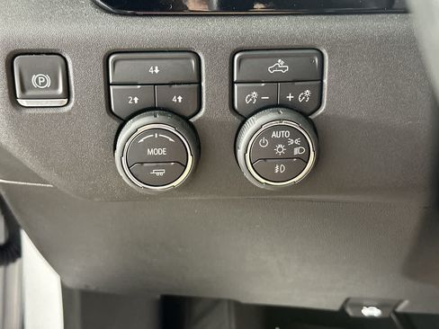 Used 2025 Chevrolet Silverado 2500 LT w/ Convenience Package AWD/4WD image 23