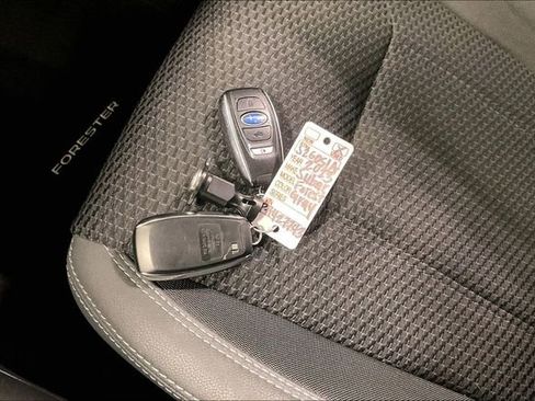 Used 2023 Subaru Forester Premium image 11